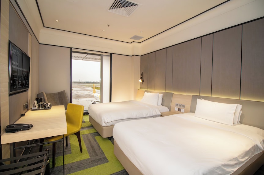 2026 Visa-Free Travel Singapore's Changi transit hotel benefits